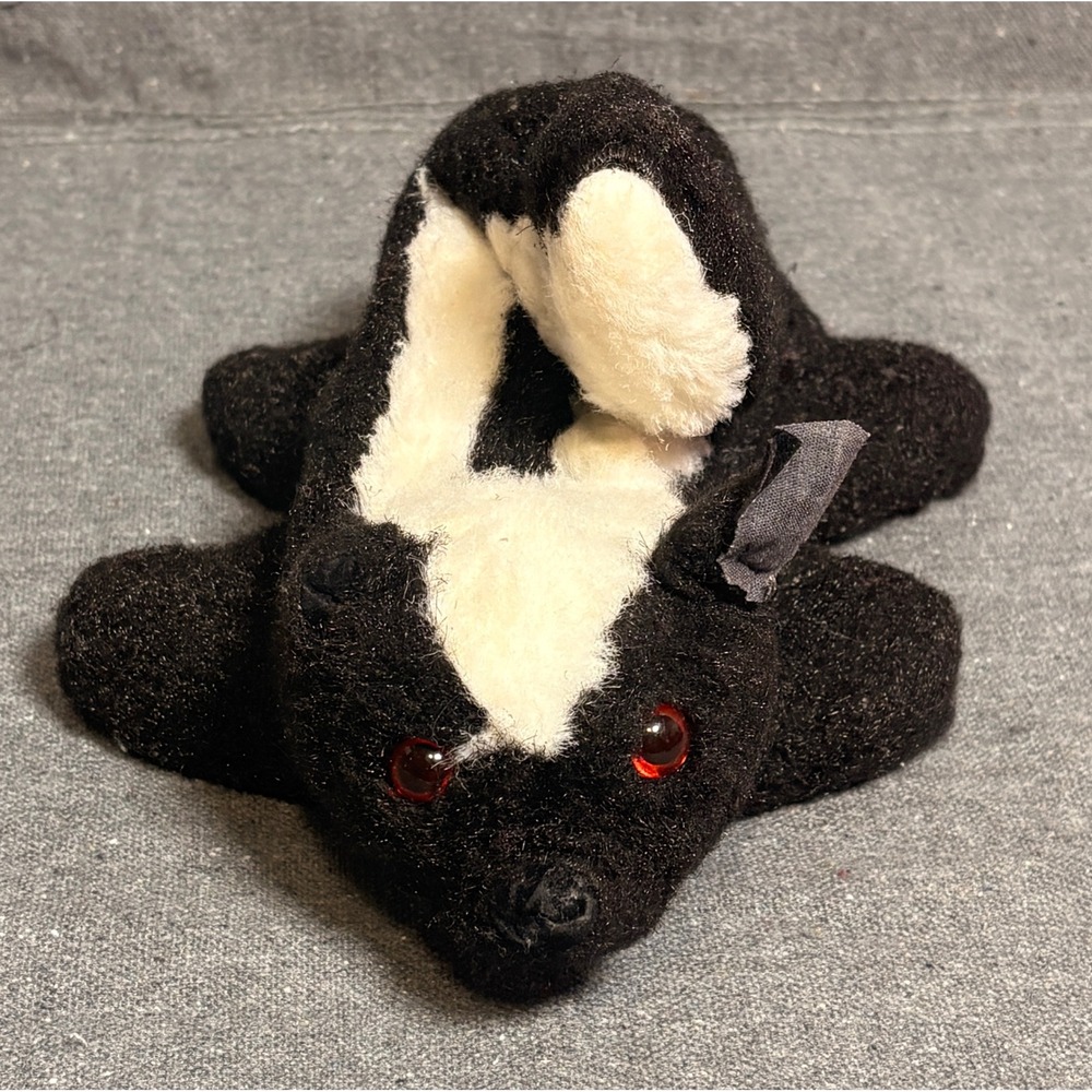 Vintage 70s Folkmanis Furry Folk Skunk Hand Puppet Black White Plush USA Made 9"